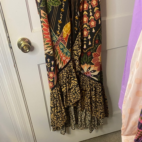 FARM Rio Vibrant Floral Dress - Picture 3 of 8